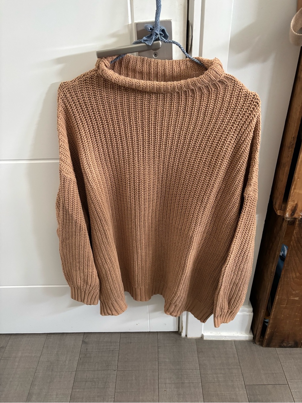 ❤️‍🔥5/$25❤️‍🔥American Eagle Outfitters Camel Coloured Chunky Knit Sweater
